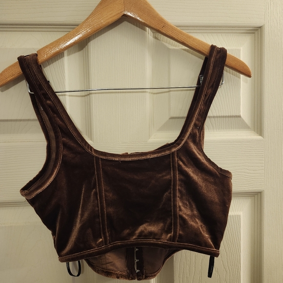 Velvet Cropped Tank Top - Picture 2 of 5